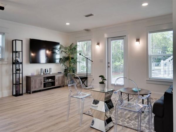 Short Walk to Beach Destin Vacation Home + Guest House