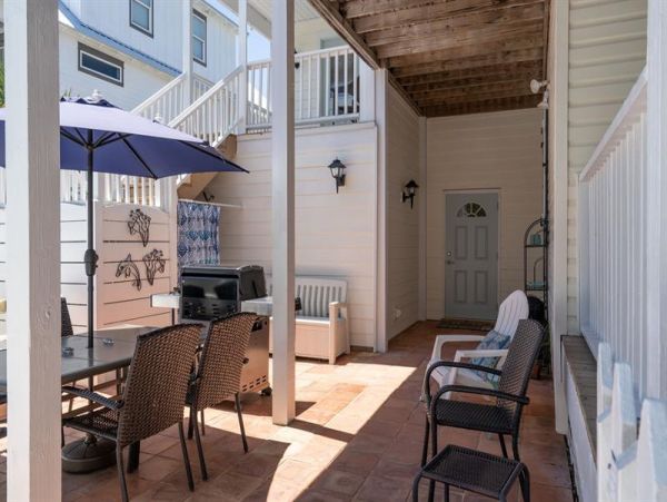 Short Walk to Beach Destin Vacation Home + Guest House