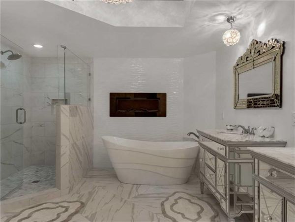Luxury Beachfront Vacation Condo