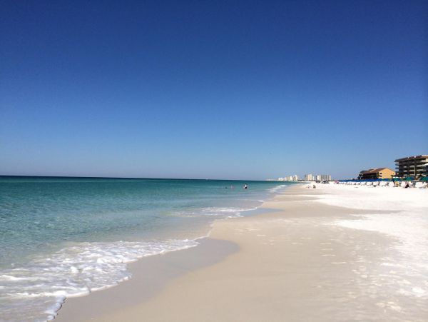 Gorgeous Vacation Home with Community Pool Walk to Beach in Destin