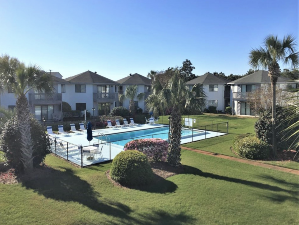 What A great Location & Great Value 0.4 miles to Beach