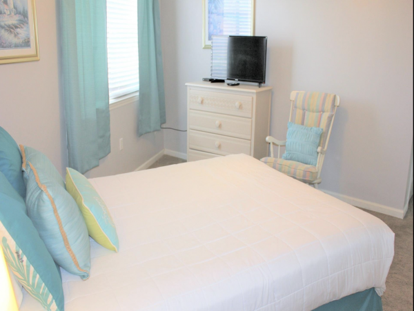 What A great Location & Great Value 0.4 miles to Beach