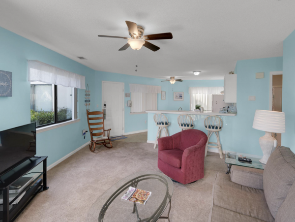 What A great Location & Great Value 0.4 miles to Beach