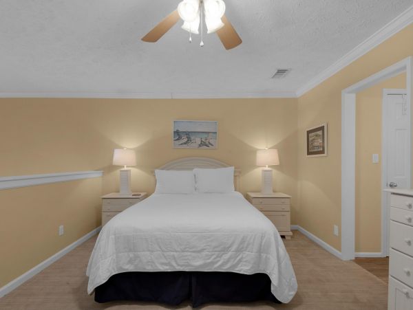 Beachfront Condo Sleeps 8