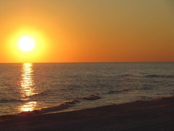 Beachfront Condo Sleeps 8