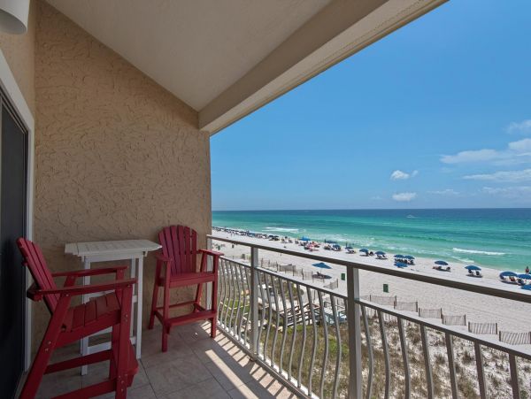 Beachfront Condo Sleeps 8