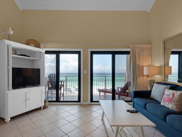 Beachfront Condo Sleeps 8