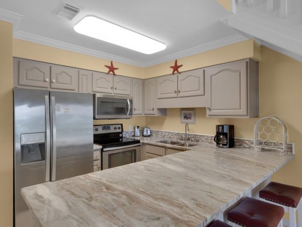 Beachfront Condo Sleeps 8