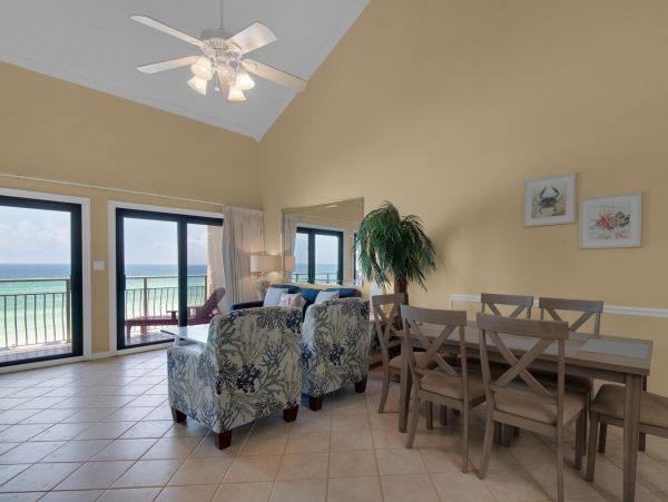 Beachfront Condo Sleeps 8