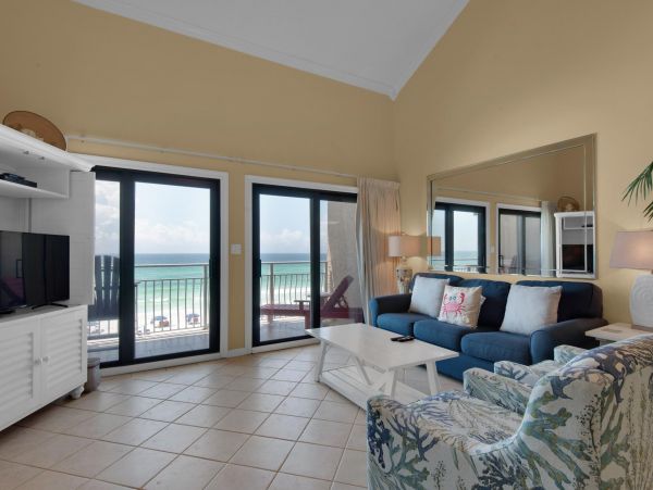 Beachfront Condo Sleeps 8