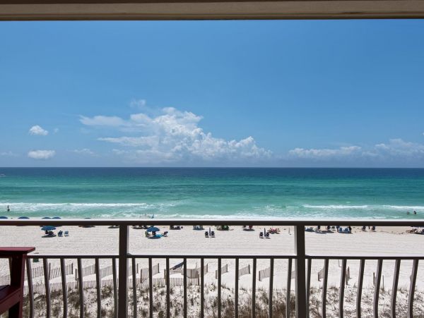 Beachfront Condo Sleeps 8