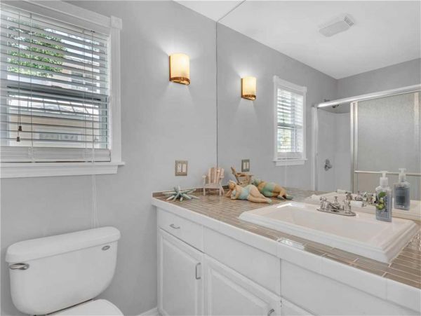Crystal Beach Cottage Sleeps 14 guests.
