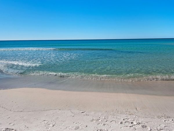 Beachfront Two Bedroom Vacation Condo in Miramar Beach