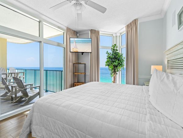 Destin Beachfront Condo Rental - Luxury 3-Bedroom Gulf-View Vacation Condo with Pool & Resort Amenities