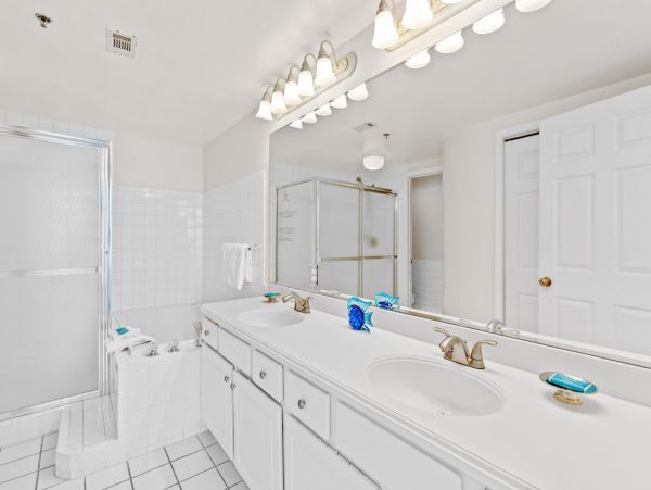Destin Beachfront Condo Rental - Luxury 3-Bedroom Gulf-View Vacation Condo with Pool & Resort Amenities