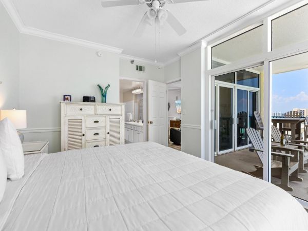 Destin Beachfront Condo Rental - Luxury 3-Bedroom Gulf-View Vacation Condo with Pool & Resort Amenities