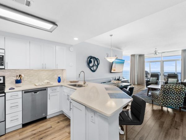 Destin Beachfront Condo Rental - Luxury 3-Bedroom Gulf-View Vacation Condo with Pool & Resort Amenities