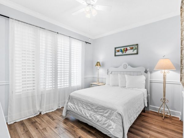 Destin Beachfront Condo Rental - Luxury 3-Bedroom Gulf-View Vacation Condo with Pool & Resort Amenities