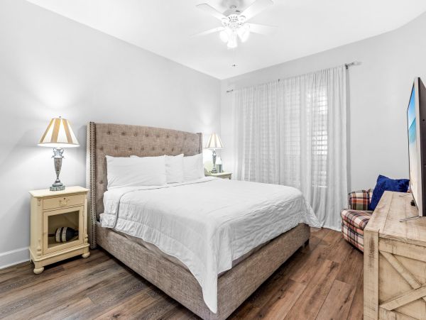 Destin Beachfront Condo Rental - Luxury 3-Bedroom Gulf-View Vacation Condo with Pool & Resort Amenities
