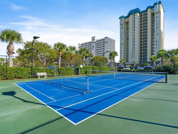 Destin Beachfront Condo Rental - Luxury 3-Bedroom Gulf-View Vacation Condo with Pool & Resort Amenities