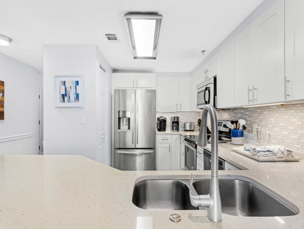 Destin Beachfront Condo Rental - Luxury 3-Bedroom Gulf-View Vacation Condo with Pool & Resort Amenities