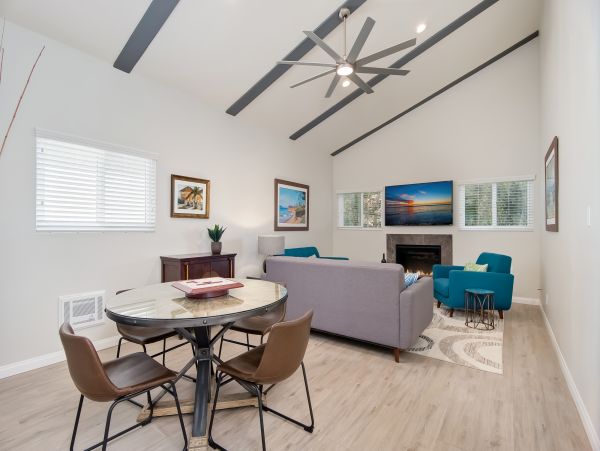San Clemente Three Bedroom Townhouse Walk to Beach
