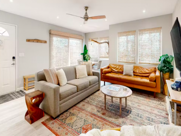 Ground Floor Duplex with high speed wifi, shared firepit & gas grill