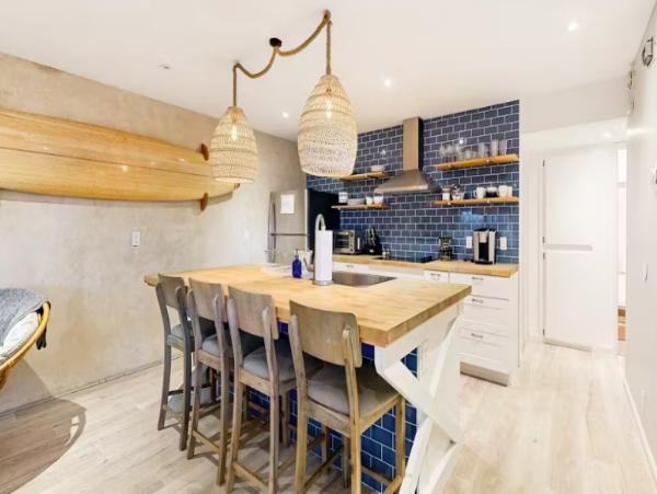 Ground Floor Duplex with high speed wifi, shared firepit & gas grill