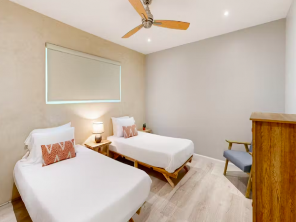 Ground Floor Duplex with high speed wifi, shared firepit & gas grill