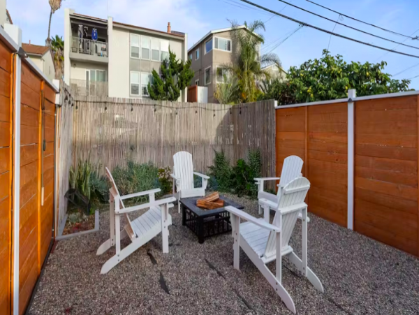 Ground Floor Duplex with high speed wifi, shared firepit & gas grill