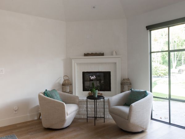 Beautiful 4 Bedroom Fun Home with Private Pool & Hot Tub