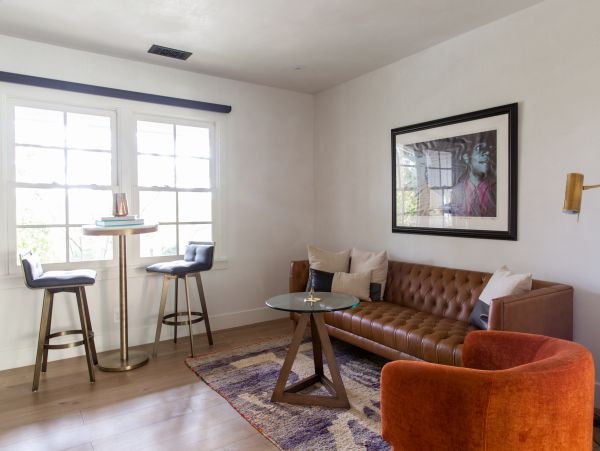Beautiful 4 Bedroom Fun Home with Private Pool & Hot Tub