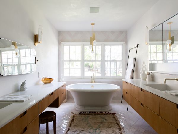 Beautiful 4 Bedroom Fun Home with Private Pool & Hot Tub