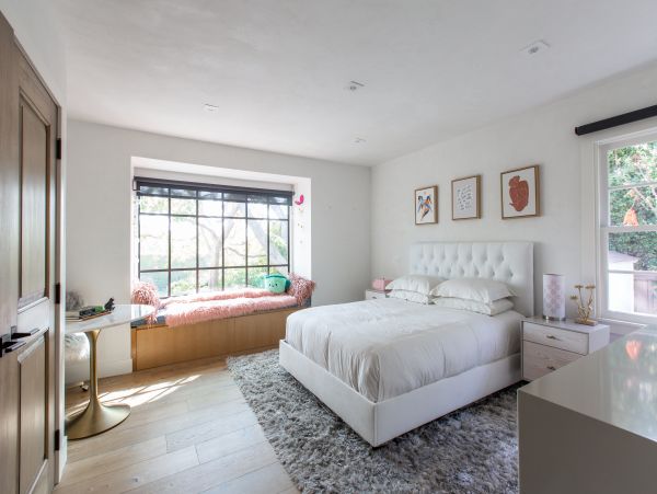 Beautiful 4 Bedroom Fun Home with Private Pool & Hot Tub