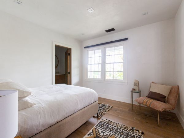 Beautiful 4 Bedroom Fun Home with Private Pool & Hot Tub