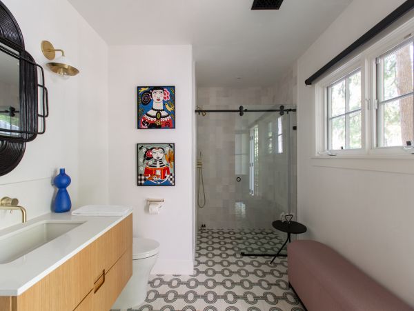 Beautiful 4 Bedroom Fun Home with Private Pool & Hot Tub