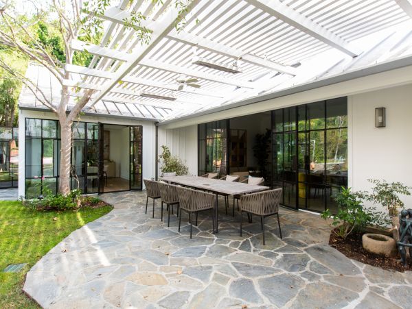 Beautiful 4 Bedroom Fun Home with Private Pool & Hot Tub