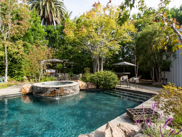 Beautiful 4 Bedroom Fun Home with Private Pool & Hot Tub