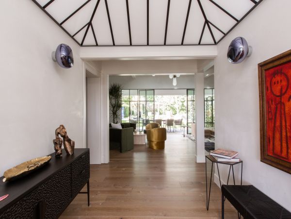 Beautiful 4 Bedroom Fun Home with Private Pool & Hot Tub