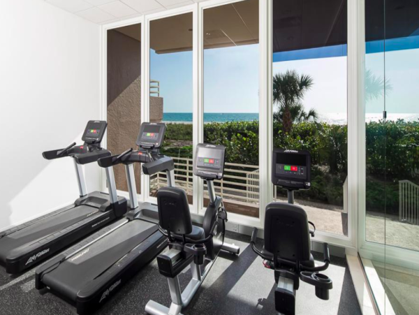 Beachfront Bliss on Marco Island - Stunning Views & Resort Amenities