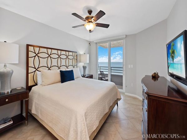 Beachfront Bliss on Marco Island - Stunning Views & Resort Amenities
