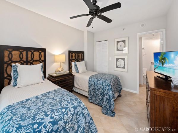 Beachfront Bliss on Marco Island - Stunning Views & Resort Amenities