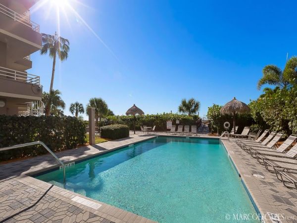 Beachfront Bliss on Marco Island - Stunning Views & Resort Amenities