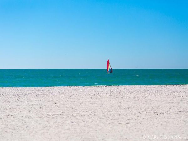 Beachfront Bliss on Marco Island - Stunning Views & Resort Amenities