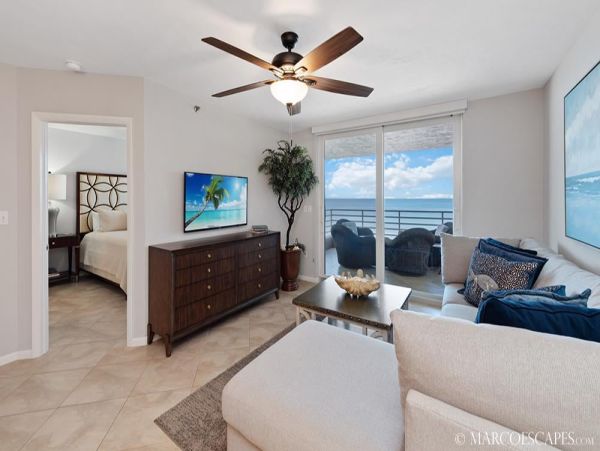 Beachfront Bliss on Marco Island - Stunning Views & Resort Amenities