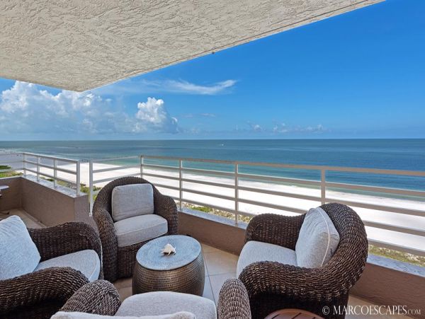 Beachfront Bliss on Marco Island - Stunning Views & Resort Amenities
