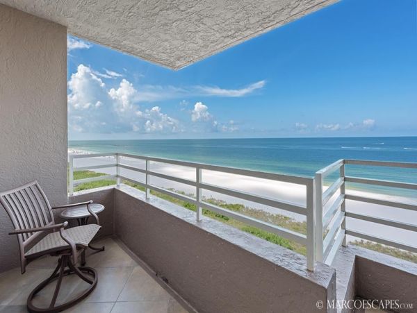 Beachfront Bliss on Marco Island - Stunning Views & Resort Amenities