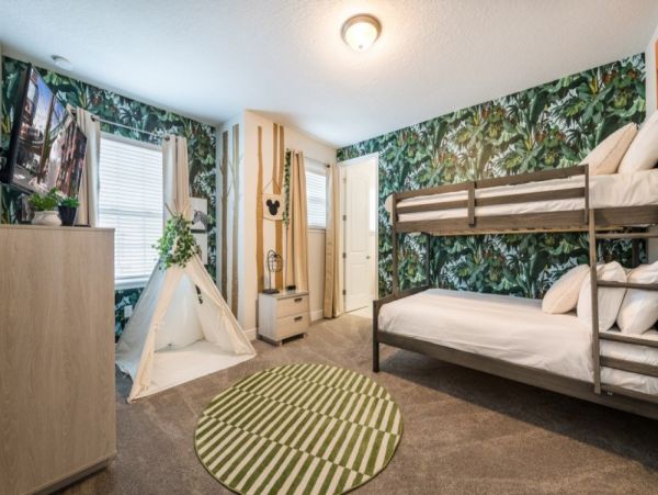 Luxury Family-Friendly Home Near Disney