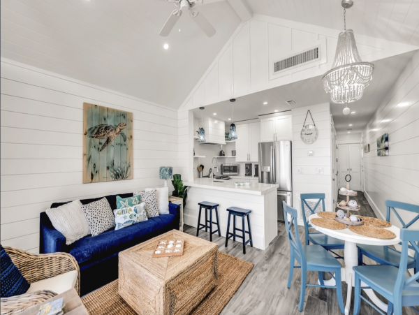 Ocean views Holmes Beach Condo with Community Pool