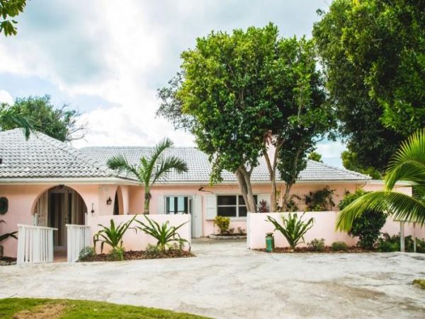 Bahamas Home 977796